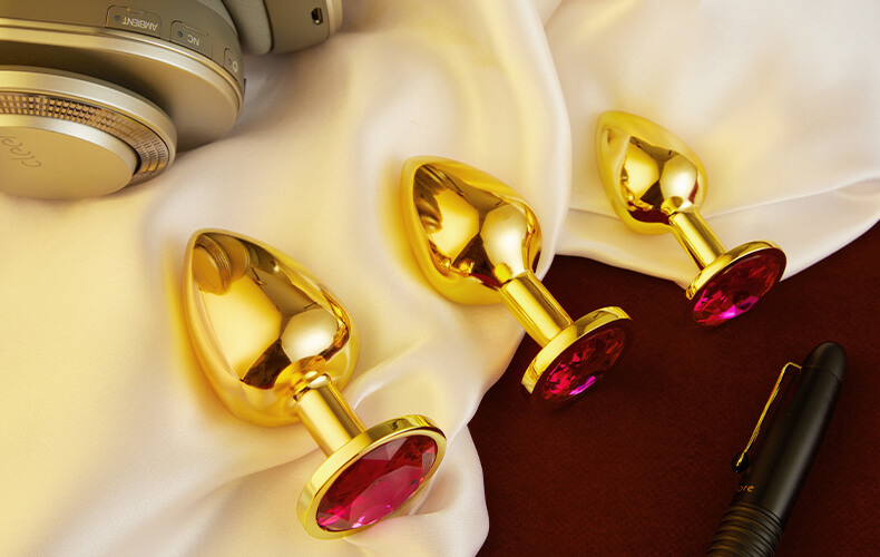 Lovesvibe Beginner-Friendly Jeweled Butt Plug Kit for Solos & Couples Safe Playtime - 3 PCS